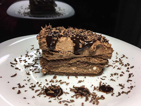 торт без выпечки из печенья и творога