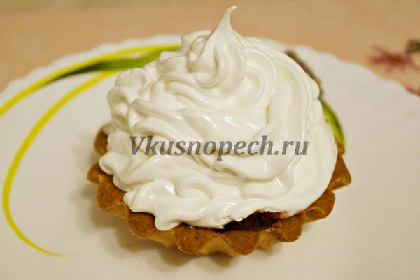 пирожное корзиночка с белковым кремом