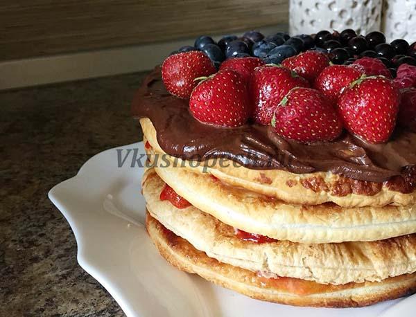 торт с ягодами