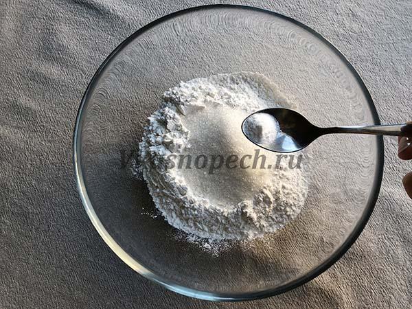 мука с сахаром