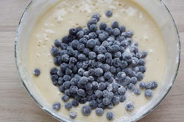 черника в тесте